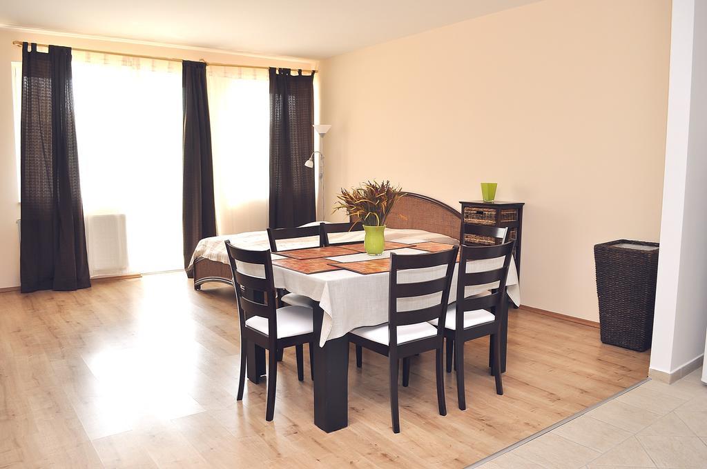 Tisza Palota Apartmanok Σέγκεντ Δωμάτιο φωτογραφία